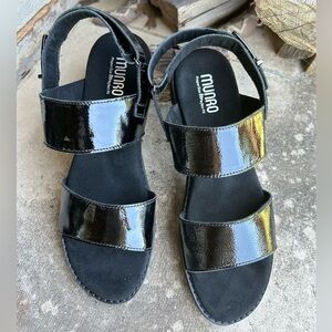 Munro Black Nordstrom Sandals Sleek Slingback Design  Sz-10M. R